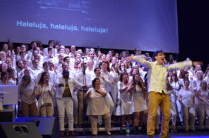Ostrava zpívá gospel pod vedením skvělého sbormistra Terryho Englishe.