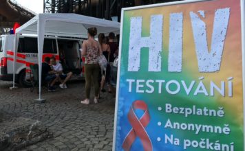 POČET NAKAŽENÝCH HIV NEUSTÁLE ROSTE, OSTRAVSKÝ ZDRAVOTNÍ ÚSTAV NABÍZÍ BEZPLATNÉ TESTOVÁNÍ