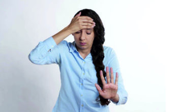 Trápí vás migrény? Zkuste naslouchat svému tělu a zjistit, co je spouští