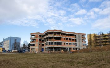 Stavba Pavilonu pro psychiatrickou péči ve FN Ostrava je ve druhé polovině