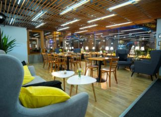 IKONICKÝ KLUB ATLANTIK NABÍZÍ NÁJEM SVÉ KAVÁRNY