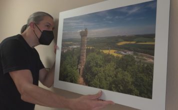 Světově oceňovaný fotograf daroval Fakultní nemocnici Ostrava kolekci svých snímků