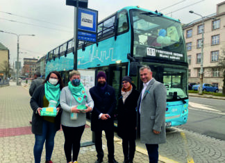 DOUBLEDECKER ZAHÁJIL LETOŠNÍ TYRKYSOVOU SBÍRKU