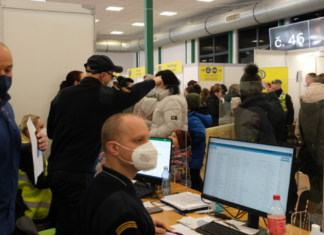 Druhý den v ostravském KACPU už odbaveny stovky žádostí o víza i bydlení
