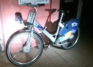 Poškodili sdílená kola, skončili v rukou strážníků