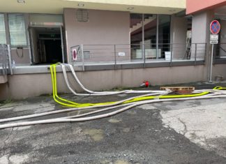 Hasiči čerpali vodu v nemocnici