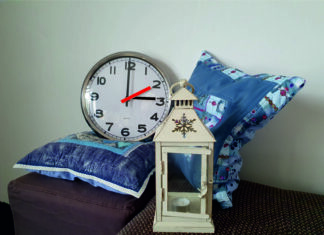 Pospíme si o hodinu déle