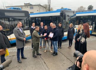 DPO daroval Ukrajině sedm autobusů