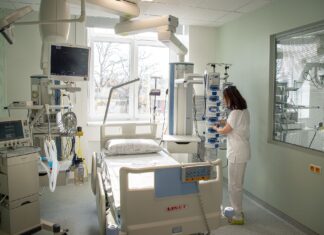 Zrekonstruovaná část pavilonu E2 městské nemocnice přivítá první pacienty