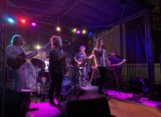 noc divadel u bezručů