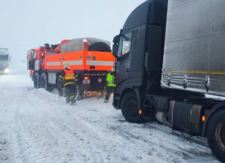 Hasiči pomáhali s převozem čtyř osob na dialýzu