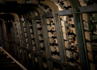 Důlních výztuže z LIBERTY Ostrava pomohou s kanalizací v Praze