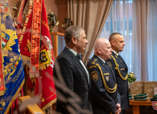 Desítky hasičů převzaly v prostorách Hasičského muzea města Ostrava medaili za svou službu