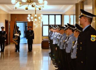 Noví strážníci složili slib do rukou primátora
