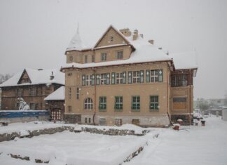 Na Grossmannově vile se skví zbrusu nová střecha i fasáda