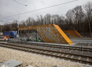 Zastávky i podchody na Místecké i Plzeňské ulici v Ostravě prošly rozsáhlou rekonstrukcí, cestujícím nabídnou atraktivnější prostor a větší komfort i bezpečí