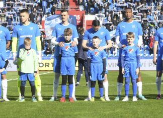 Baník navázal spolupráci s organizací Mikasa, která se zabývá pomocí lidem s autismem a mentálním postižením.