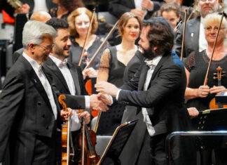 NOVÝ ŠÉFDIRIGENT VÍDEŇSKÝCH SYMFONIKŮ POPELKA SE VRACÍ DO OSTRAVY