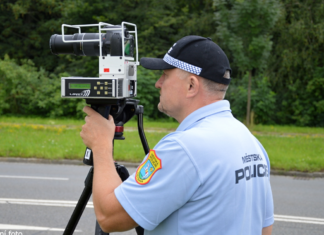 Neměli řídit, přesto usedli za volant