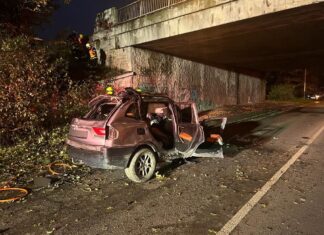 Nehoda kamionu s osobním vozidlem si vyžádala jeden lidský život