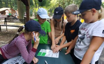 Soutěž pro mladší žáky v Zoo Ostrava – navzdory počasí děti statečně plní úkoly