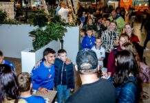 Autogramiáda znovu přilákala davy