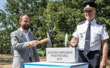 HASIČI Z PUSTKOVCE DOSTANOU NOVOU ZBROJNICI