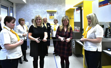 ČESKÁ POŠTA OTEVŘELA POBOČKU U OBCHODNÍHO CENTRA NA HORNÍ ULICI