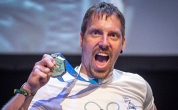 PRIMÁTOR ODMĚNIL ČESKÉ PARAHOKEJISTY MEDAILEMI