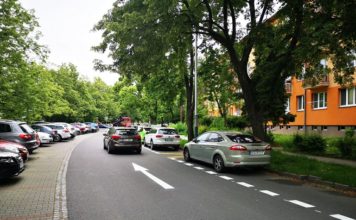 ULICE GEN. SOCHORA JE JEDNOSMĚRNÁ. LIDÉ ZÍSKALI NOVÁ PARKOVACÍ MÍSTA