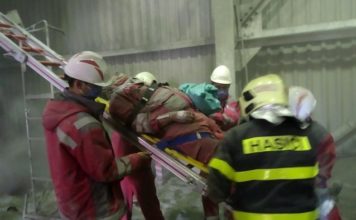 Záchrana ruky z odlučovače v ostravské elektrárně i s transportem muže