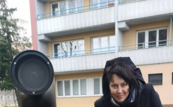 PRVNÍ POEZIOMAT NA KLIČKU V ČESKU STOJÍ V PORUBĚ