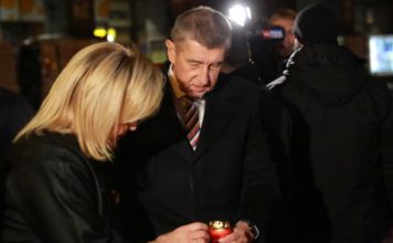 Premiér, ministři i Úřad vlády ČR se zapojují do oslav 17. listopadu