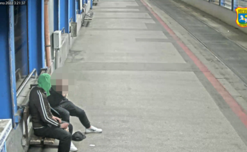 Znaveného muže okradli o telefon, z lupu se radovali jen krátce