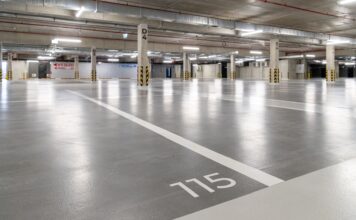 Nových 155 parkovacích míst mohou nyní řidiči využít v podzemních garážích pod budovou Ostravské univerzity na Černé louce