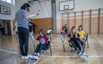 Unikátní vzdělávací program Para tour putuje opět po ostravských školách