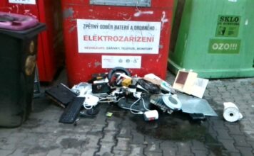 Našli ho v kontejneru na elektroodpad