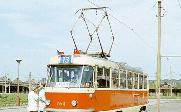 Město finančně podpoří záchranu historické tramvaje
