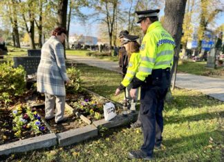 O Dušičkách zamíří na hřbitovy spolu s pozůstalými také strážníci, aby zvýšili pocit bezpečí.