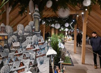 Na Slezskoostravském hradě opět vystavují betlémy, tentokrát z papíru