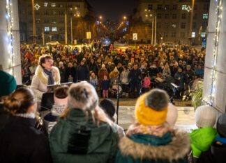 Oblíbená akce Česko zpívá koledy rozezní už tuto středu Prokešovo náměstí v Ostravě