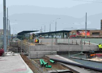 KONEC VÝLUKY NA NÁMĚSTÍ REPUBLIKY A ČASTĚJI Z JIHU DO CENTRA