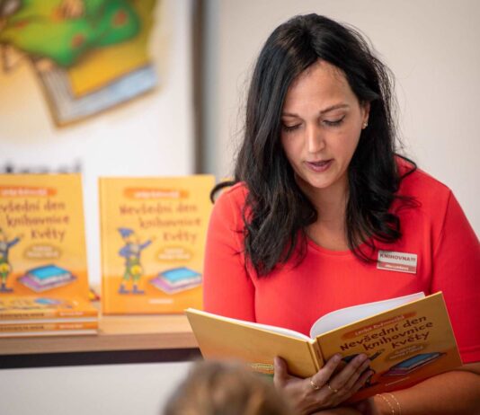 Knihovna města Ostravy inspiruje ke čtení rodiny nejmladších obyvatel města s knížkou do života