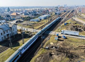 Začarovaný přejezd ve Studénce zavřeli. Konečně se buduje podjezd.