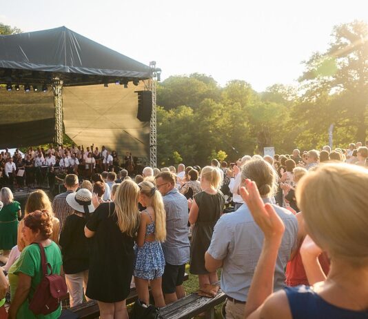 Hukvaldy ožijí hudbou. Festival Leoše Janáčka zve na velkolepé finále i novou scénu na Hukvaldském dvoře