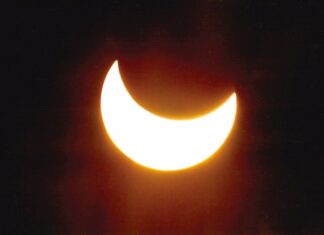 Planetárium se připravuje na zatmění Slunce a další den můžete pozorovat Perseidy