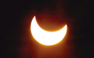 Planetárium se připravuje na zatmění Slunce a další den můžete pozorovat Perseidy