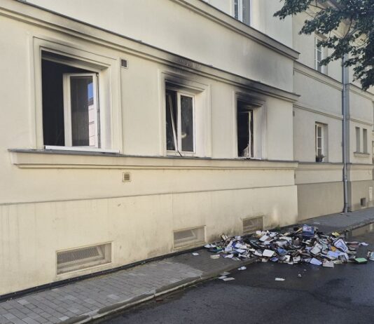 Požár bytu v Ostravě-Hrabůvce si vyžádal evakuaci devíti osob